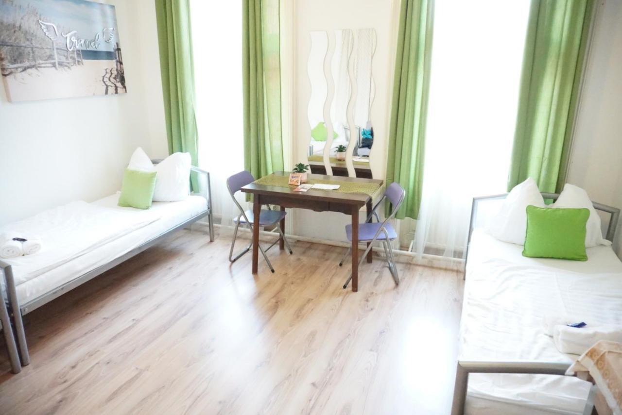 וינה Contactless Check-In Room4You Waehring מראה חיצוני תמונה